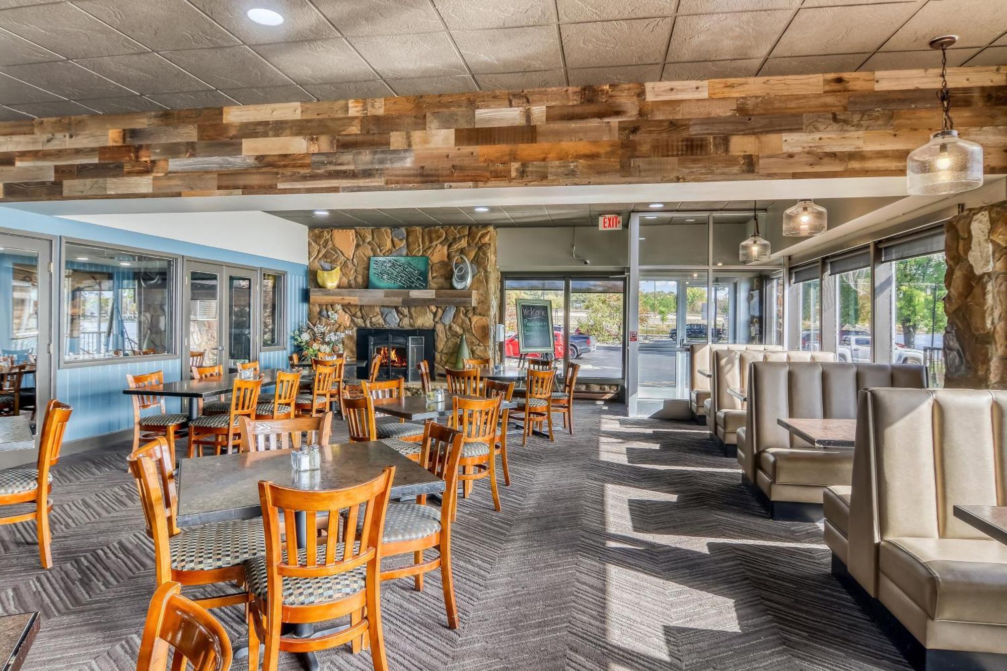 Holiday Inn Detroit Lakes By Ihg Dış mekan fotoğraf