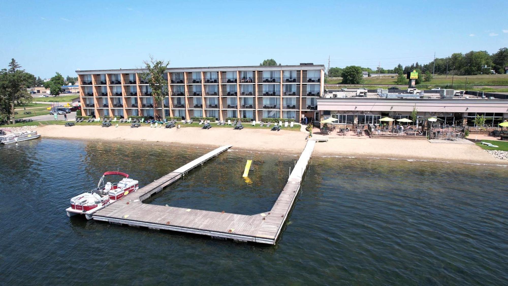 Holiday Inn Detroit Lakes By Ihg Dış mekan fotoğraf